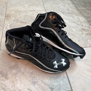 Under Armour Hammer Black and White Football Cleats - Men’s Size 11.5